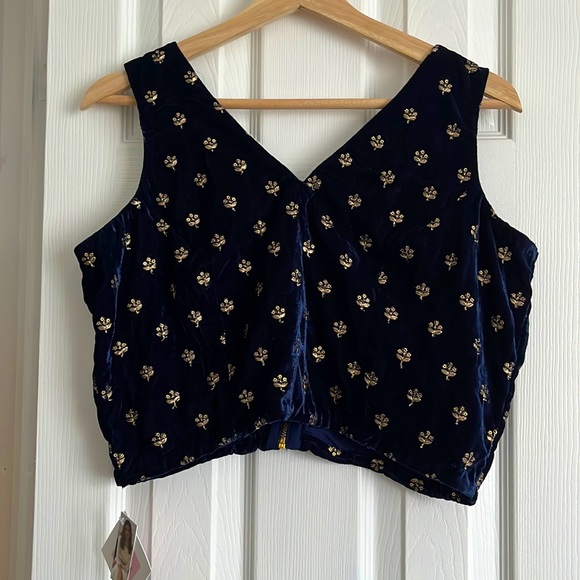 ✨SOLD✨ The Saree room navy blue velvet blouse - Picture 1 of 4